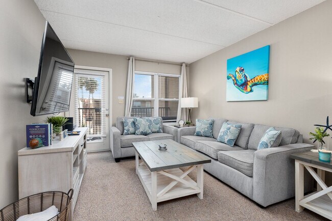 Building Photo - 115 E Coronado Dr