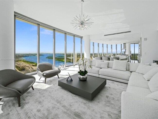 Building Photo - 15701 Collins Ave