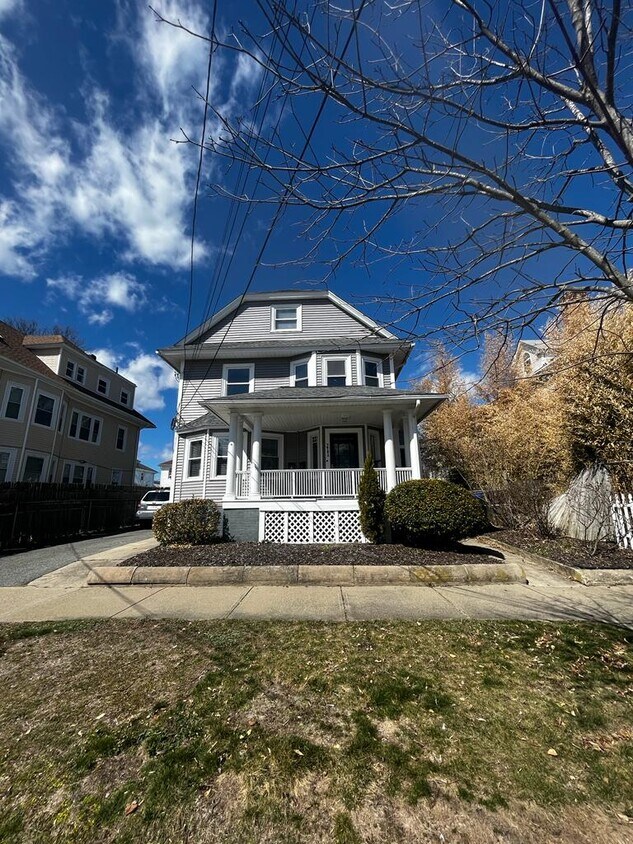211 Washington Ave Unit 2nd floor, Providence, RI 02905 Apartments in Providence, RI