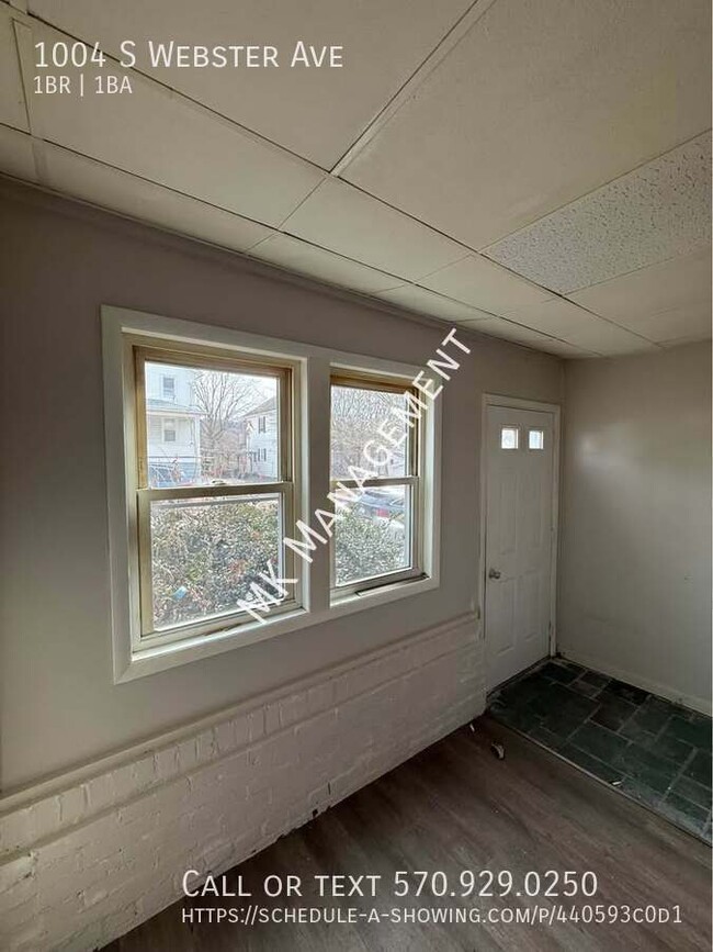 Building Photo - 1004 S Webster Ave