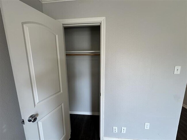 Building Photo - 8320 Cambridge Rd