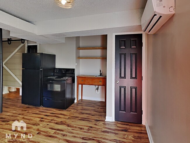Foto del edificio - 1729 Morehead Ave