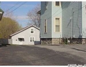 Building Photo - 402 Highland St