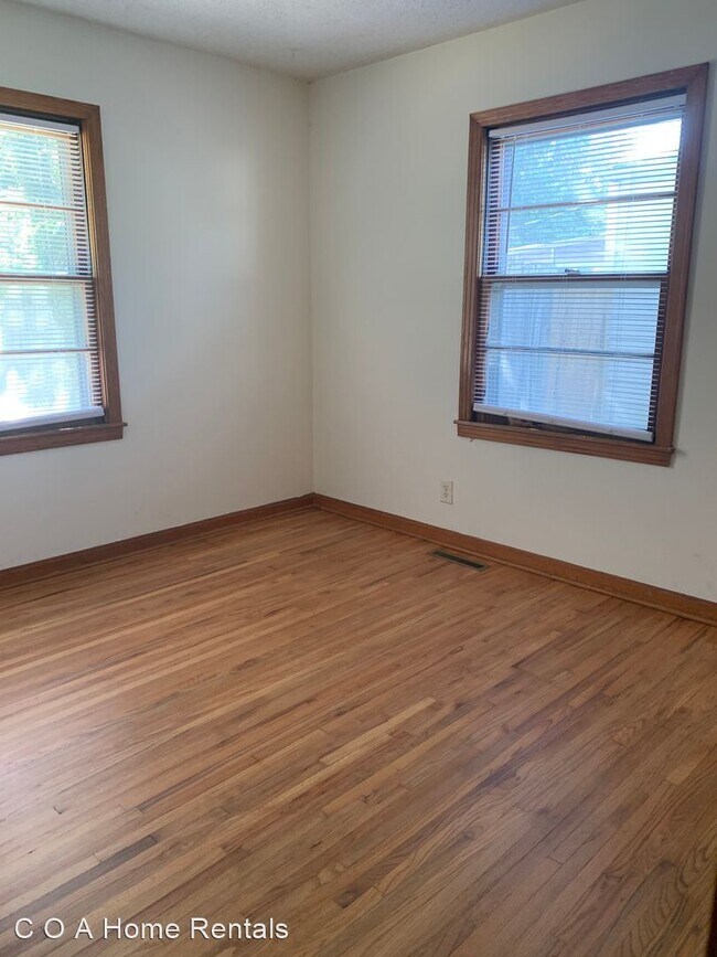 Building Photo - 2 br, 1 bath House - 334 N. Mt Carmel