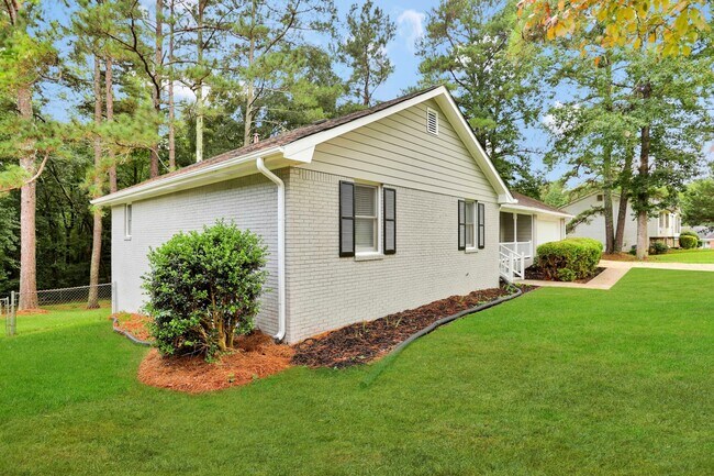 Building Photo - 1664 Quail Run Sw