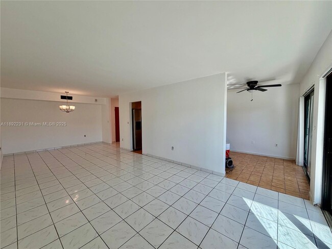 Foto del edificio - 1300 SW 122nd Ave