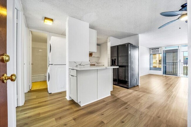 Building Photo - 5055 Likini St