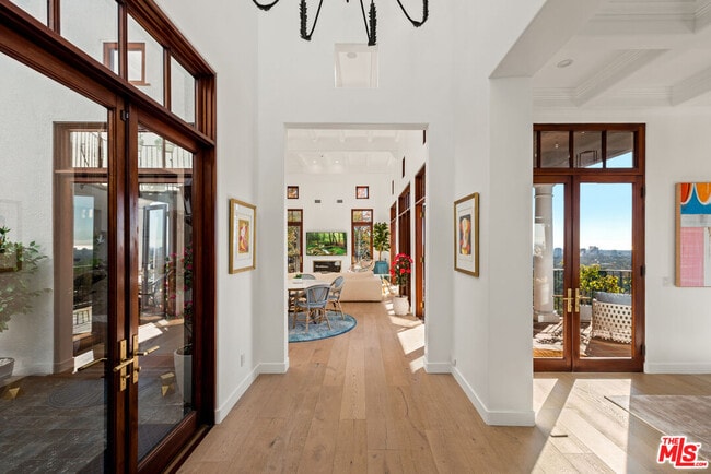 Foto del edificio - 1381 Summitridge Dr