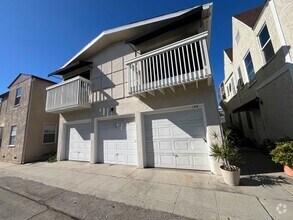 Building Photo - 105 Ximeno Ave
