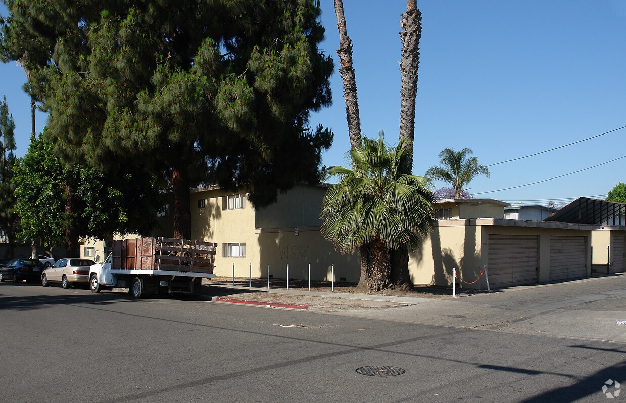 Foto del edificio - 11601 Stuart Dr