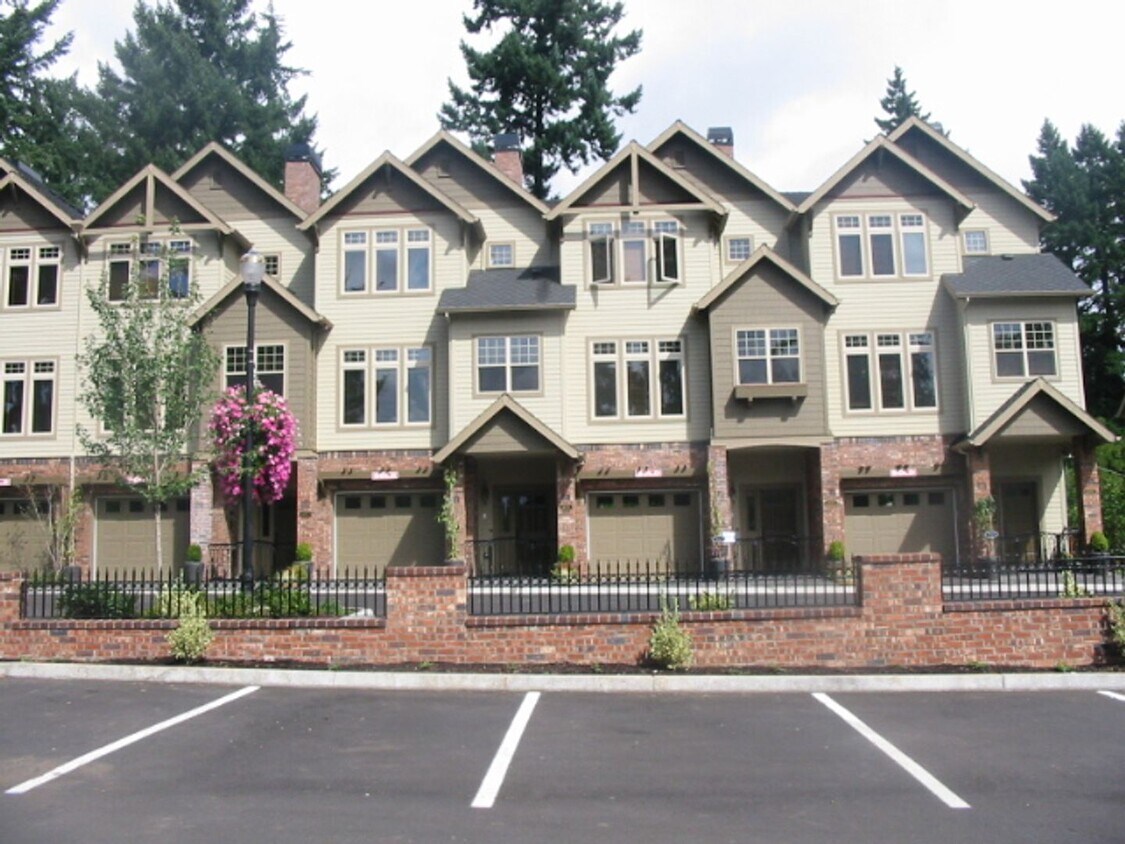 Beautiful Lake Oswego Newer Townhome Walki... - Beautiful Lake Oswego Newer Townhome Walki...