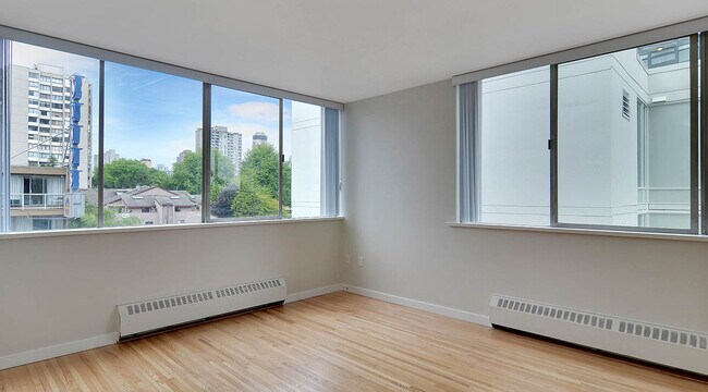 Photo du bâtiment - English Bay Tower