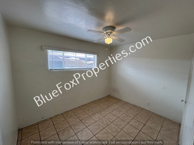 Building Photo - 2309 N Chrysler Dr