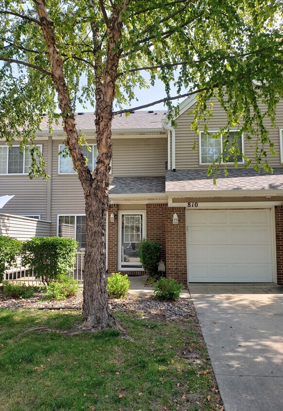 Front - 6855 Woodland Ave