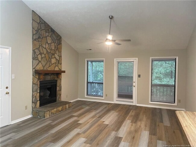 Building Photo - 1820 Tryon Dr