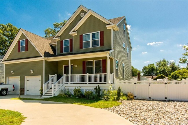 Foto del edificio - 171 Silver Bay Rd