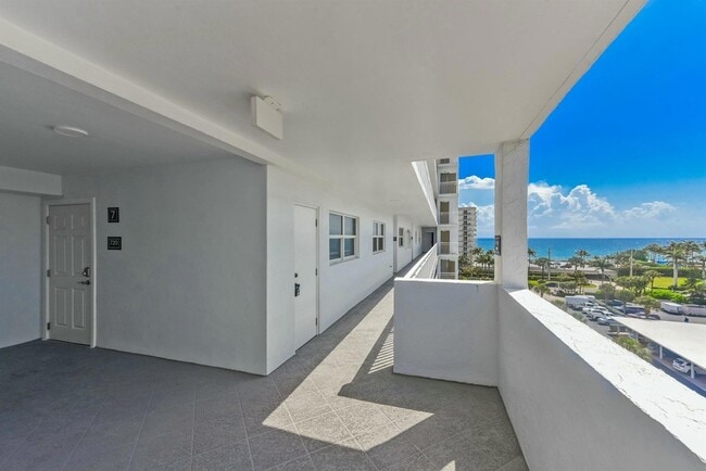 Foto del edificio - 3300 S Ocean Blvd