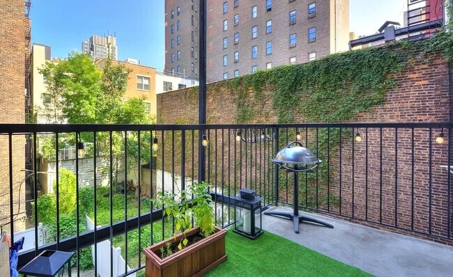 Building Photo - 235 West 14th Street