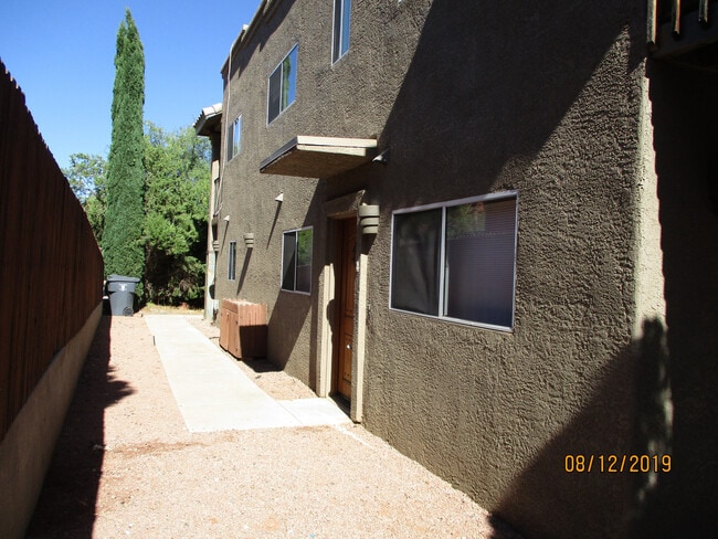 Building Photo - Unfurnished, 1-year long-term rental