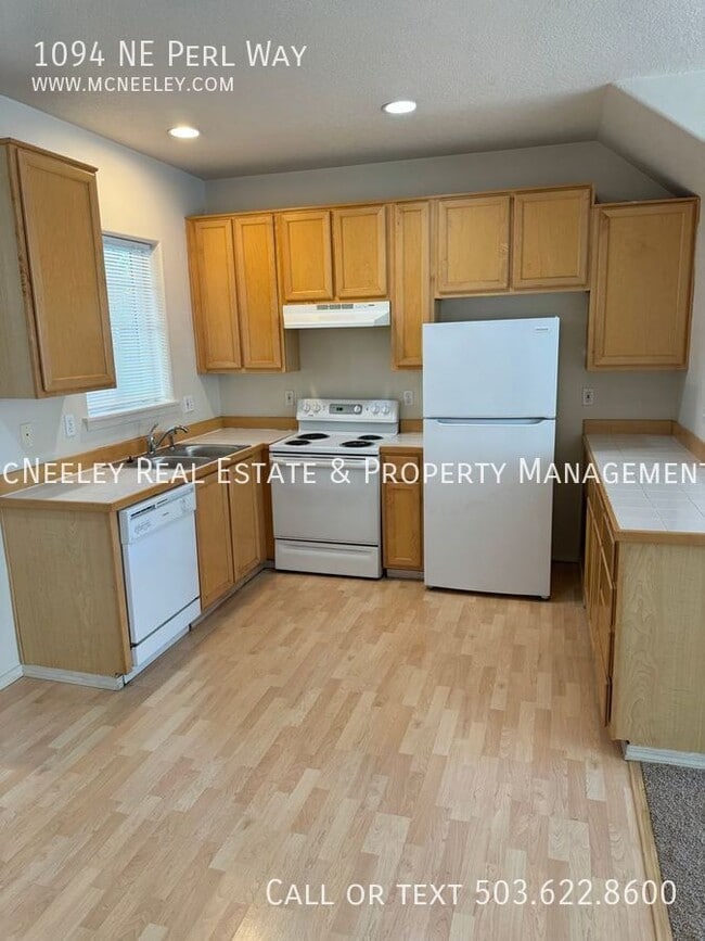 Photo - 1094 NE Perl Way House