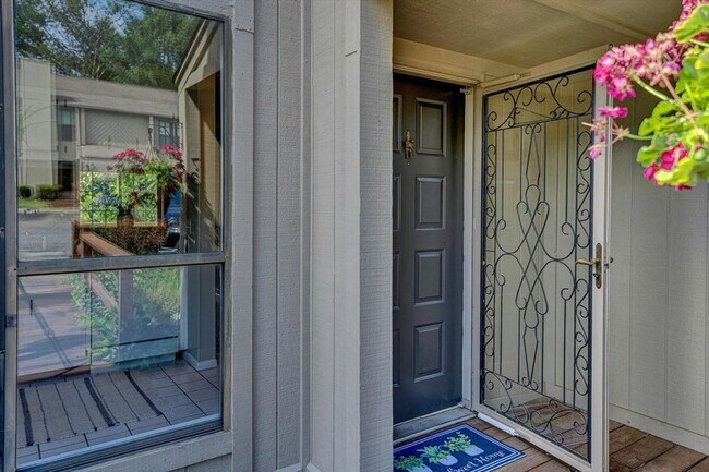 Foto del edificio - 7311 Maple Ct SW