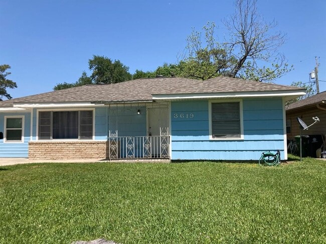 Building Photo - 3619 Penwood Way