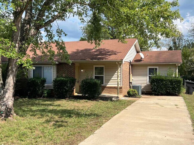 Building Photo - 3 Bedroom Townhome in North Murfreesboro *...