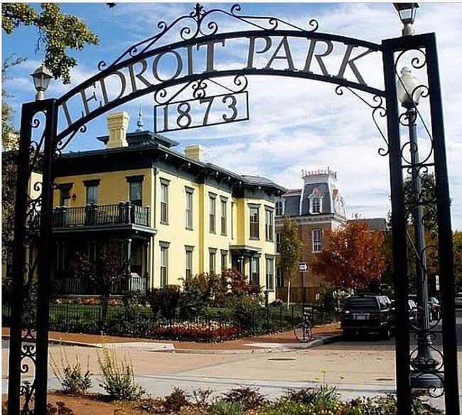 LeDroit Park Neighborhood - 432 Oakdale Pl NW