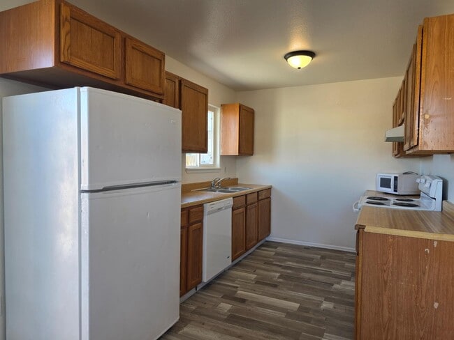 Photo - 3244 White Ave Apartment