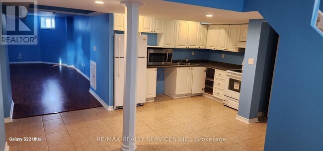 Building Photo - 41 Charger Ln