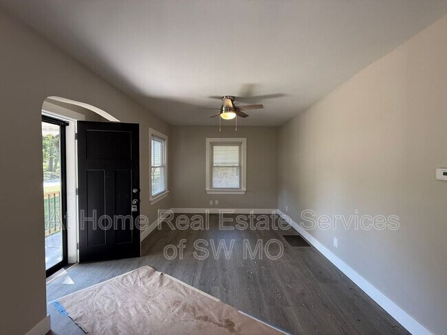 Foto del edificio - 1111 S Ferguson Ave