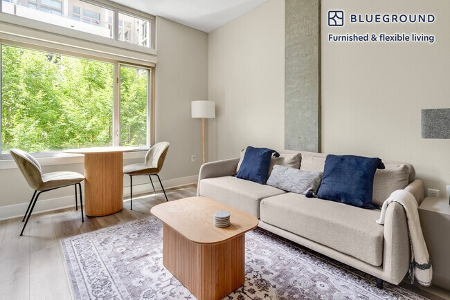 Building Photo - 185 Channel St