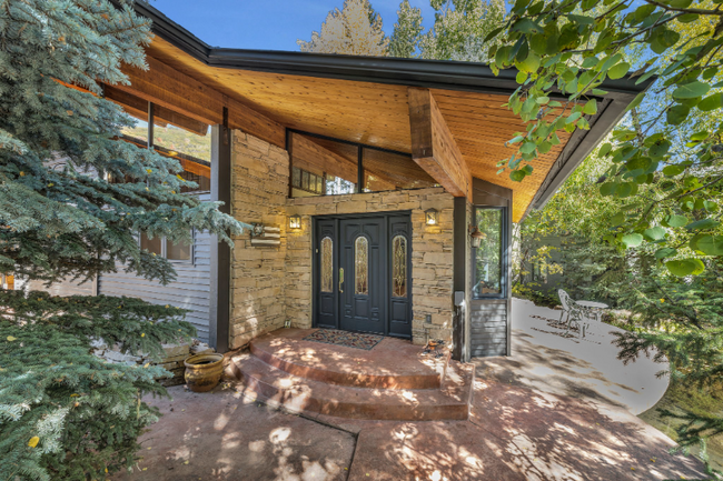 Building Photo - 4 Hidden Splendor Ct
