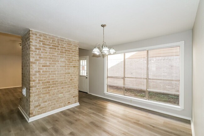 Building Photo - 1418 Hunters Park Dr