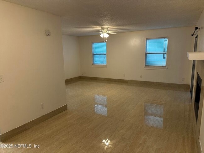 Building Photo - 11695 Tanager Dr