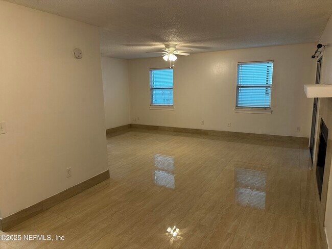 Foto del edificio - 11695 Tanager Dr