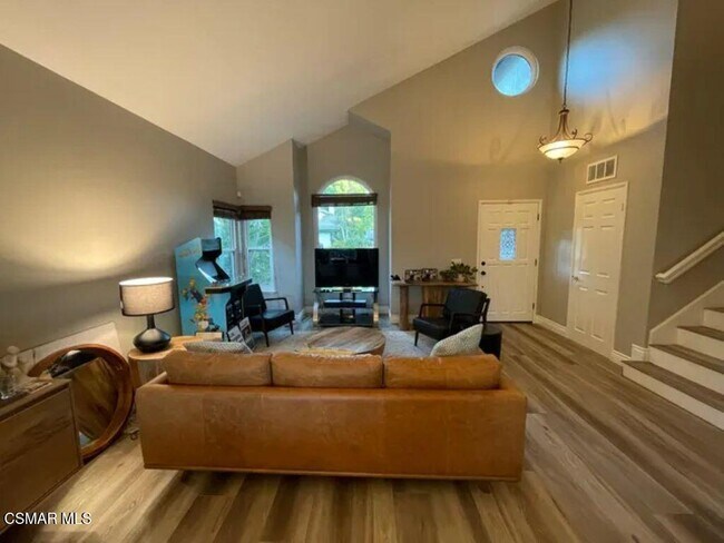 Foto del edificio - 2449 Ridgebrook Pl