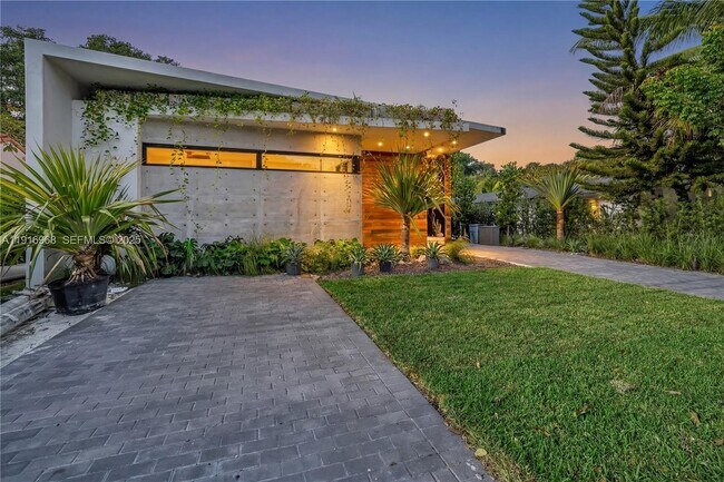 Foto del edificio - 34 SW 26th Rd