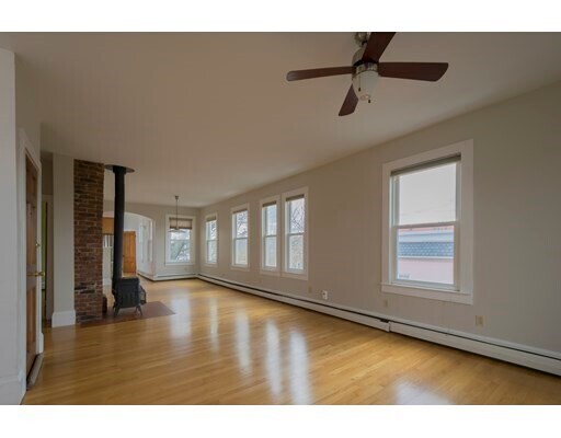 Foto del edificio - 464 Windsor St