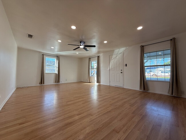 Foto del edificio - 6054 Colfax Ave