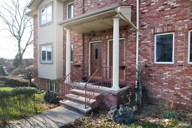 Building Photo - 231 E Homestead Ave
