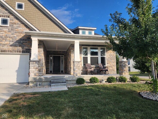 Building Photo - 15803 W Rail Dr