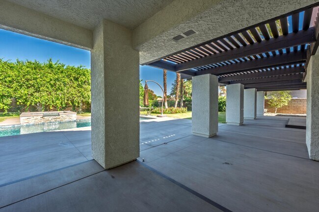 Foto del edificio - 75952 Kimberly Ln