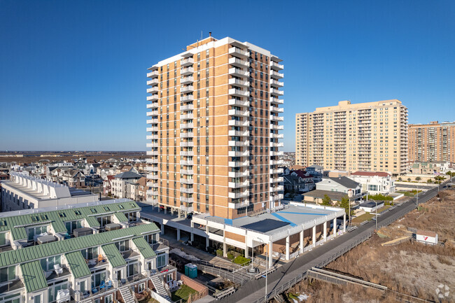 Building Photo - Regency Towers