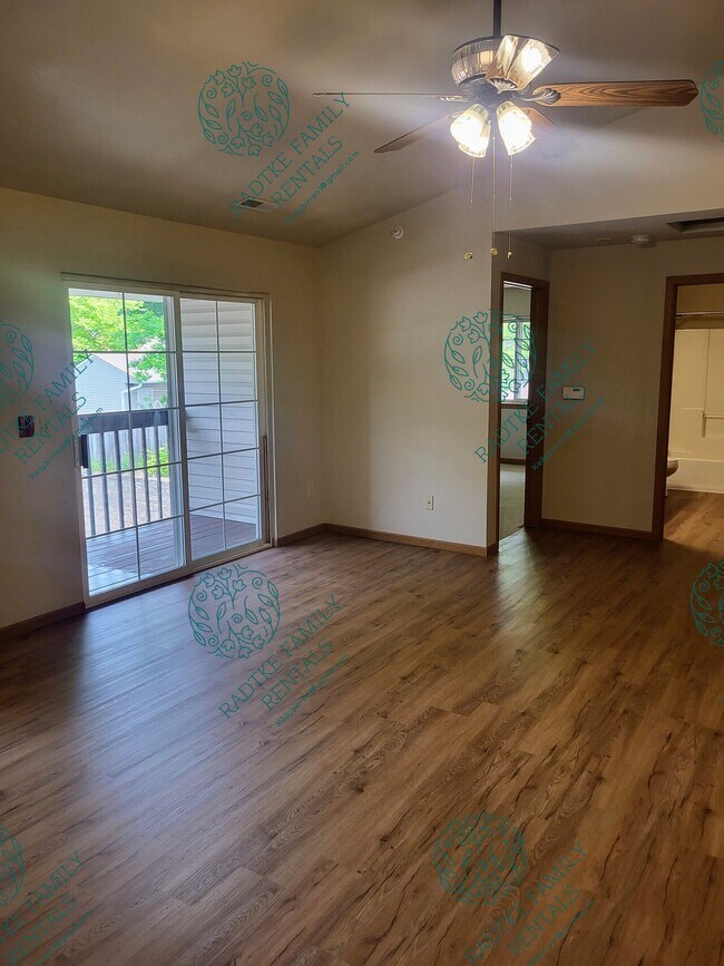 Building Photo - 11724-Bluemound