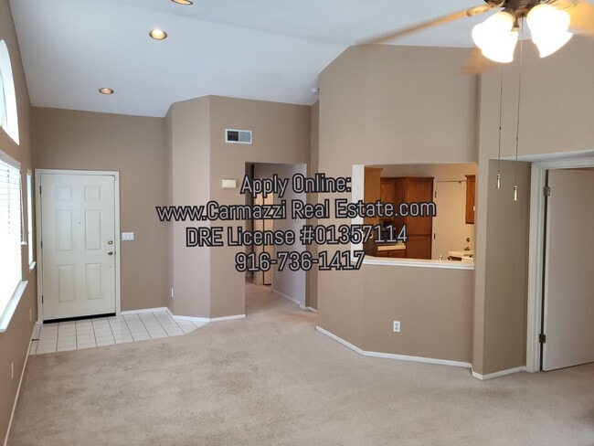 Foto del edificio - 9451 Lakewind Ln