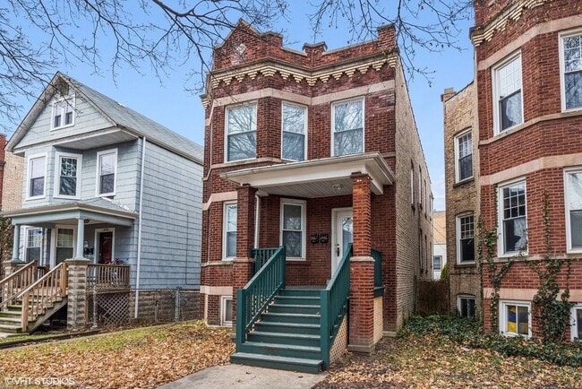 Front - 4520 N Drake Ave