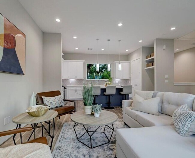 Foto del edificio - Luxury New Construction Home for Lease – Easter Jensen Area, North Houston