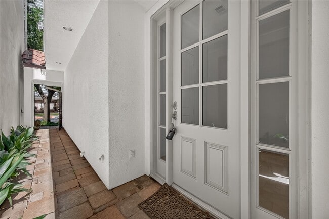 Building Photo - 2907 Argonne St