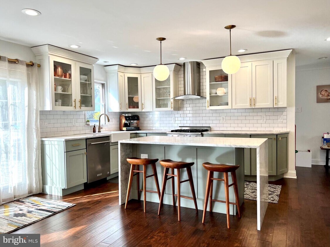 Foto principal - 84 Harrowgate Dr